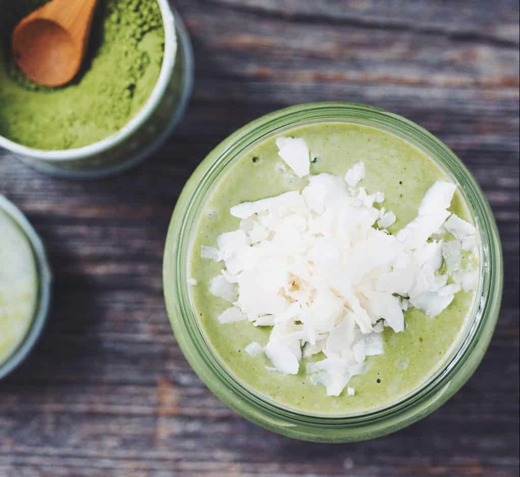 coconut matcha smoothie_hot for food