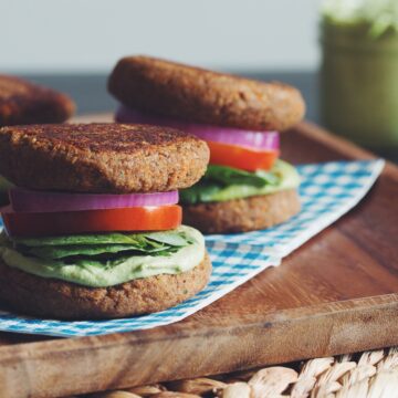 lentil walnut burger buns with creamy cashew pesto_hot for food