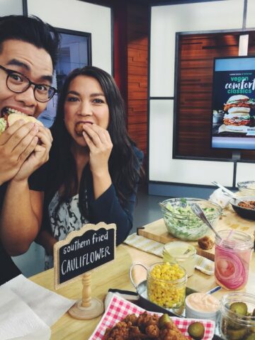 Lauren+Toyota+(hot+for+food)+on+The+Morning+Show,+Global+TV