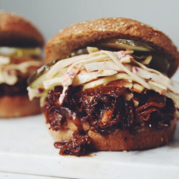 easy vegan pulled pork sandwiches_hot for food