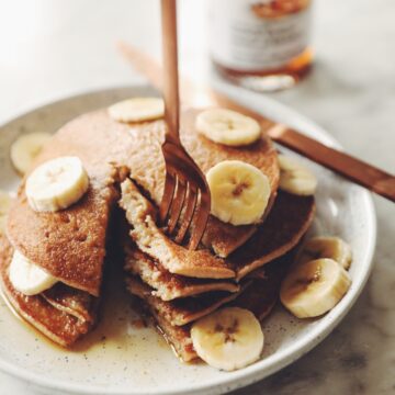 simple banana pancakes_hot for food