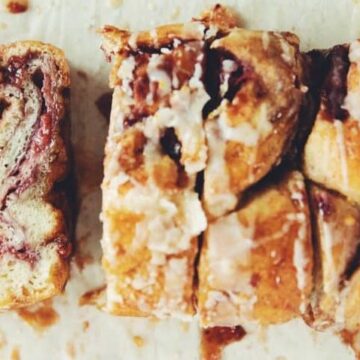 vegan strawberry pull apart bread_hot for food