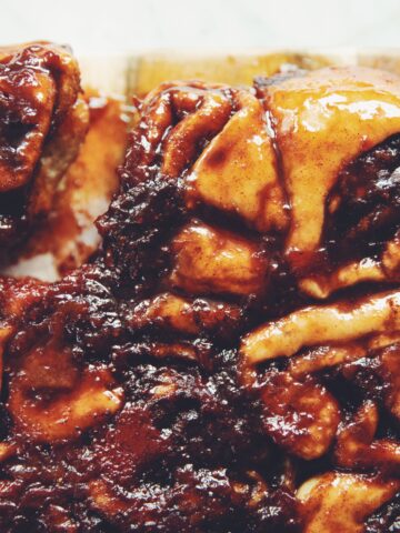 vegan strawberry caramel sticky buns_hot for food