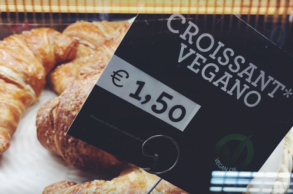 italy gas station_hot for food