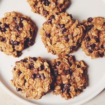 easy oatmeal chocolate chip cookies_hot for food