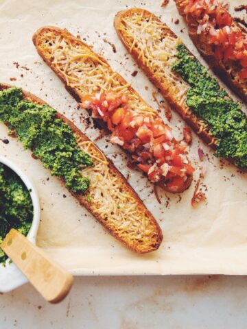kale pesto crostini_hot for food