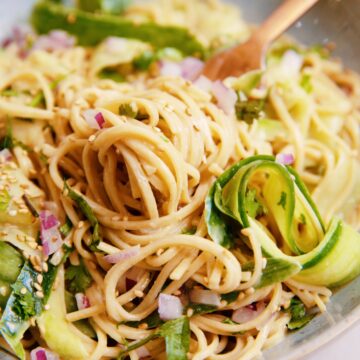 creamy cucumber soba noodle bowl