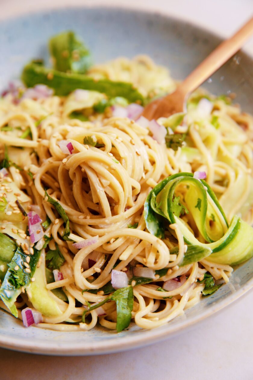 creamy cucumber soba noodle bowl